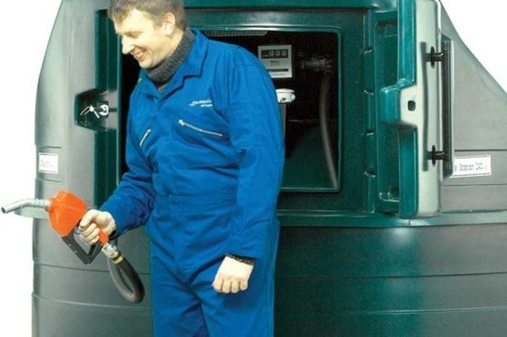 The latest Harlequin 2500 Fuel Station with enhanced locking.jpg [cropped]