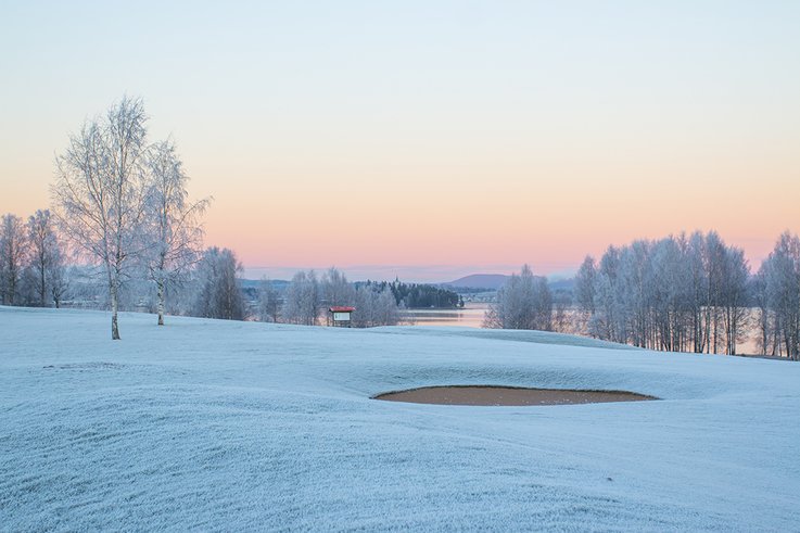 Winter golf