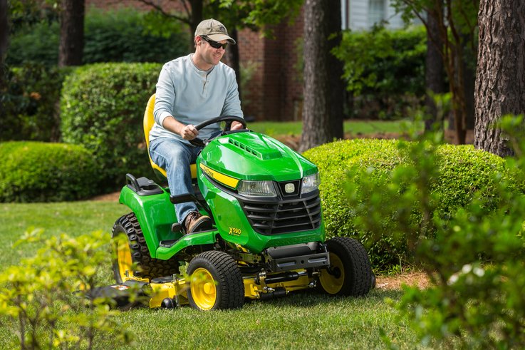John Deere X590 Multi Terrain lawn tractor A