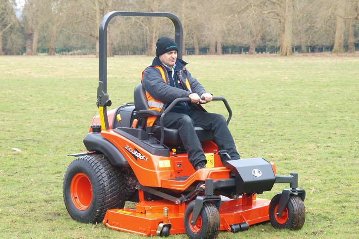 Mowers Kubota ZD326 - Kubota Europe SAS.