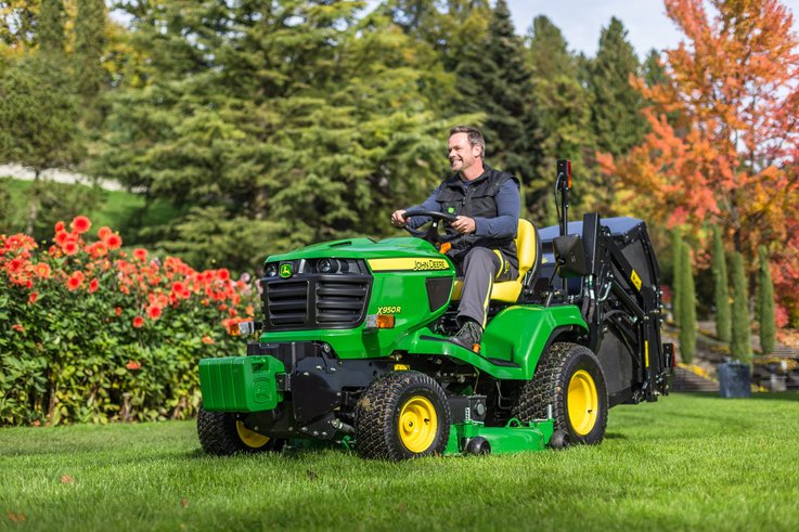 New John Deere X950R lawn tractor