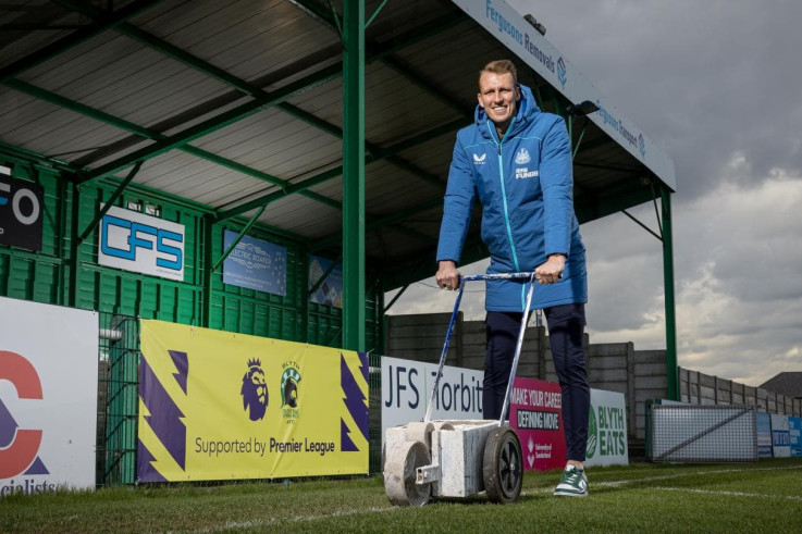 Newcastle United player Dan Burn returns to non-league Blyth Spartans supported by the Premier League (002)_0-optimised.jpg