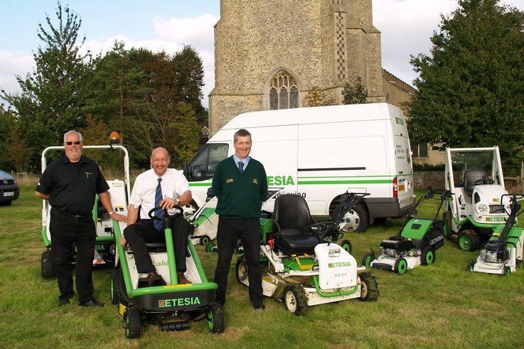 ETESIA SUPPORTS TOMLINSON  GROUNDCARE OPEN DAY.jpg