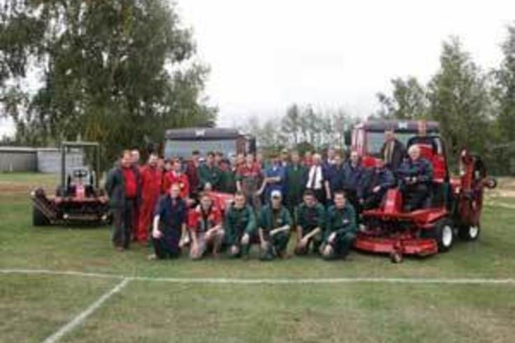 TORO and LELY win praise for new Training Scheme for Technicians
