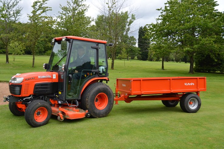 Fulford Heath GC B3030 compact tractor   Image 4