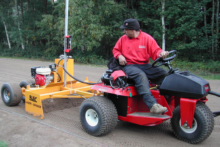Speedcut BLEC laser grader and Toro Sandpro in action at Foxhills. Front view.JPG