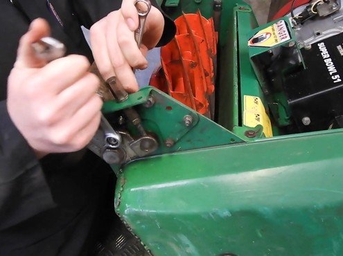 How To series - Setting height of cut on a cylinder mower | Pitchcare