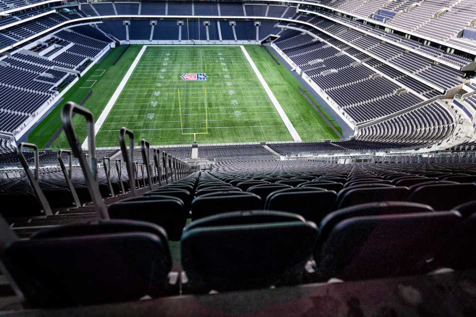 New Tottenham Hotspur Stadium dazzles for its first NFL game as