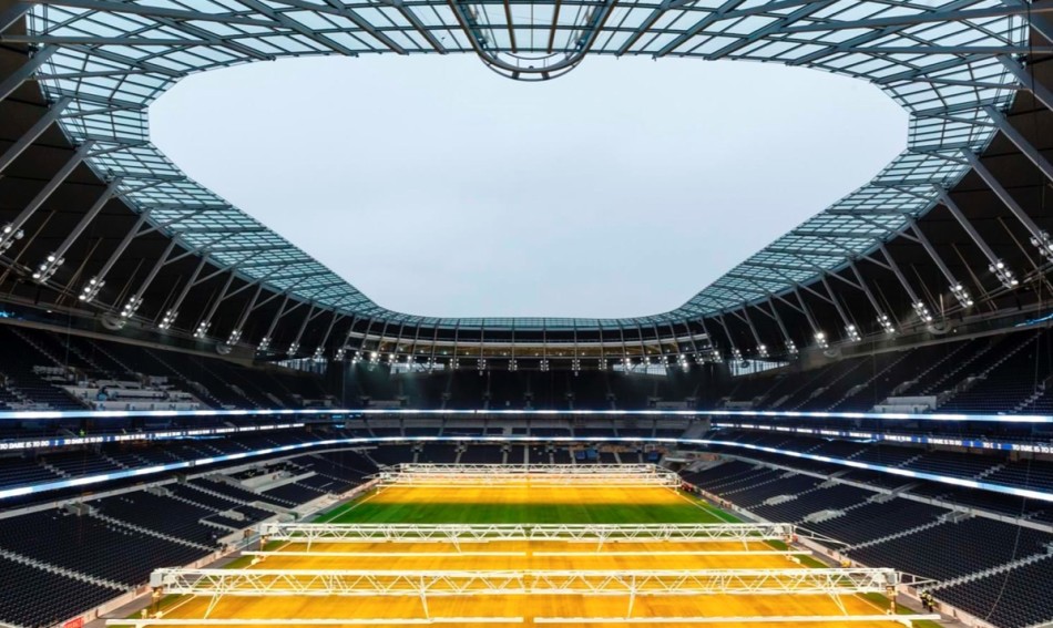 Tottenham Hotspur New Stadium — Tottenham Stadium Retractable Pitch