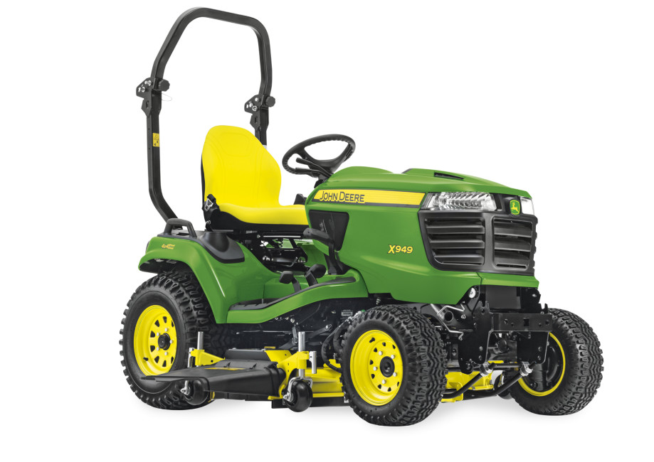 John Deere launches new lawn tractor at the NEC Pitchcare