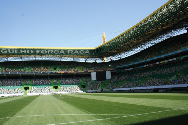 City faz jogo perfeito em Alvalade e goleia Sporting