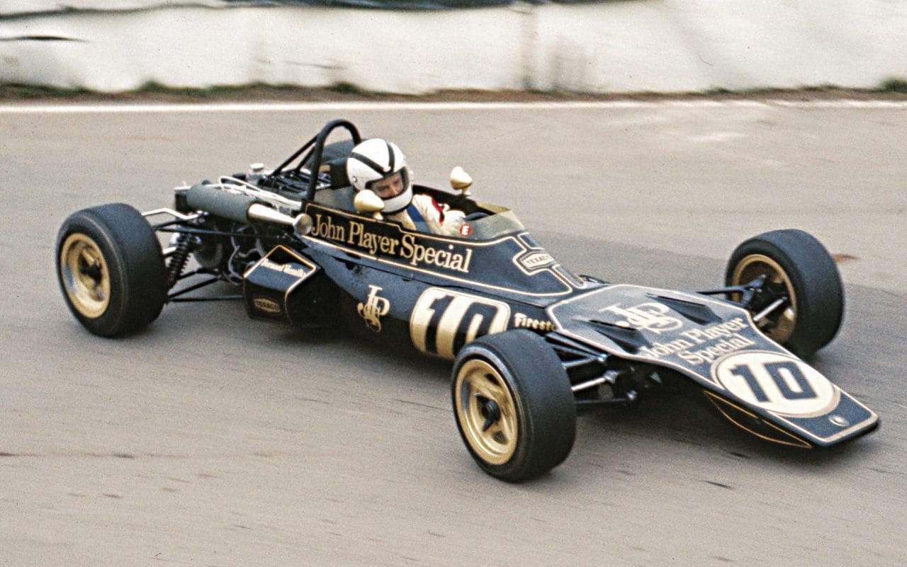 John player. Lotus f1 1980. Ф1 Лотус Колин Чепмен. John Player Special Lotus. Ливрея Лотус.