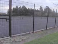 tennis-dairy-jan-2005-fence.jpg