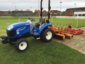 New Holland tractor supplied by Campey Turf Care Systems (002)